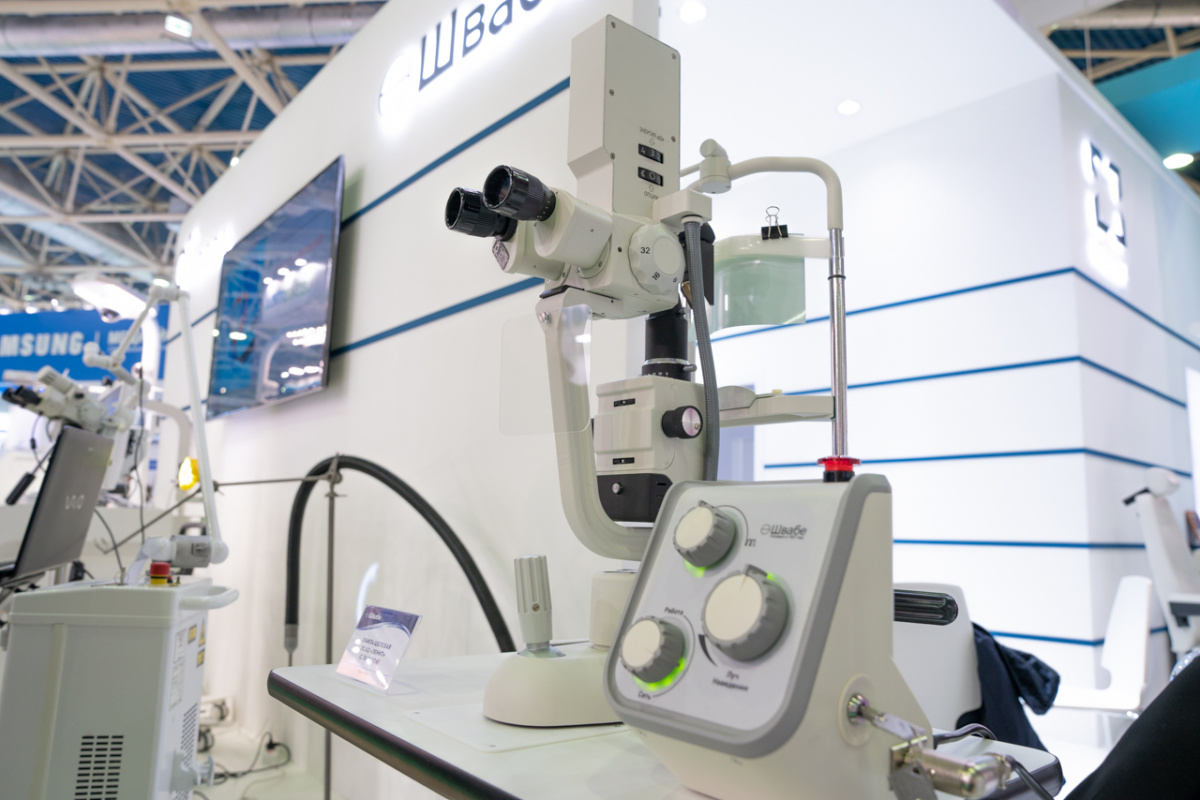В РФ создан прибор для микрохирургии глаза вдвое дешевле импортного аналога